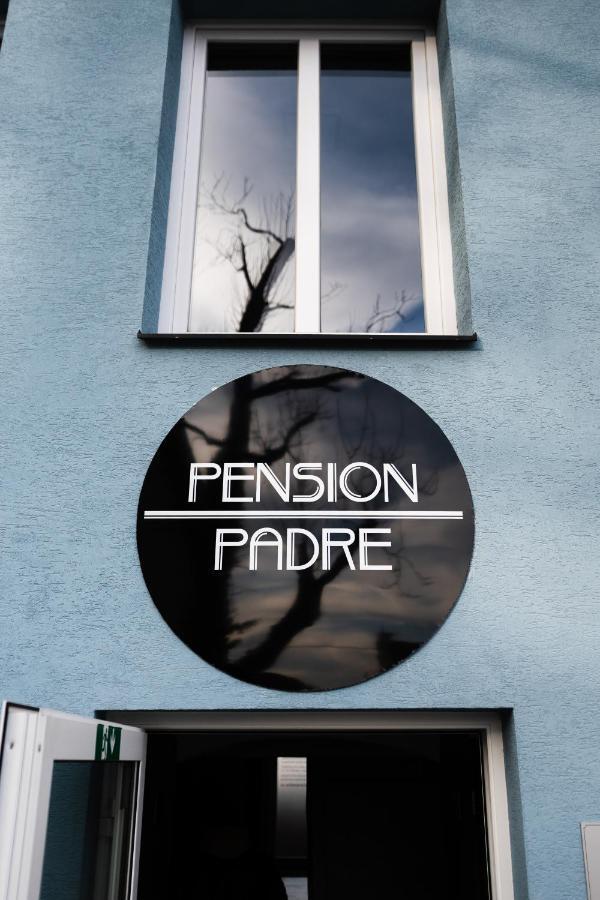 Pension Padre Ostrava Exteriör bild